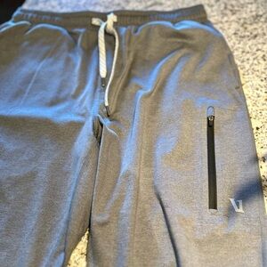 Men’s Vuori joggers